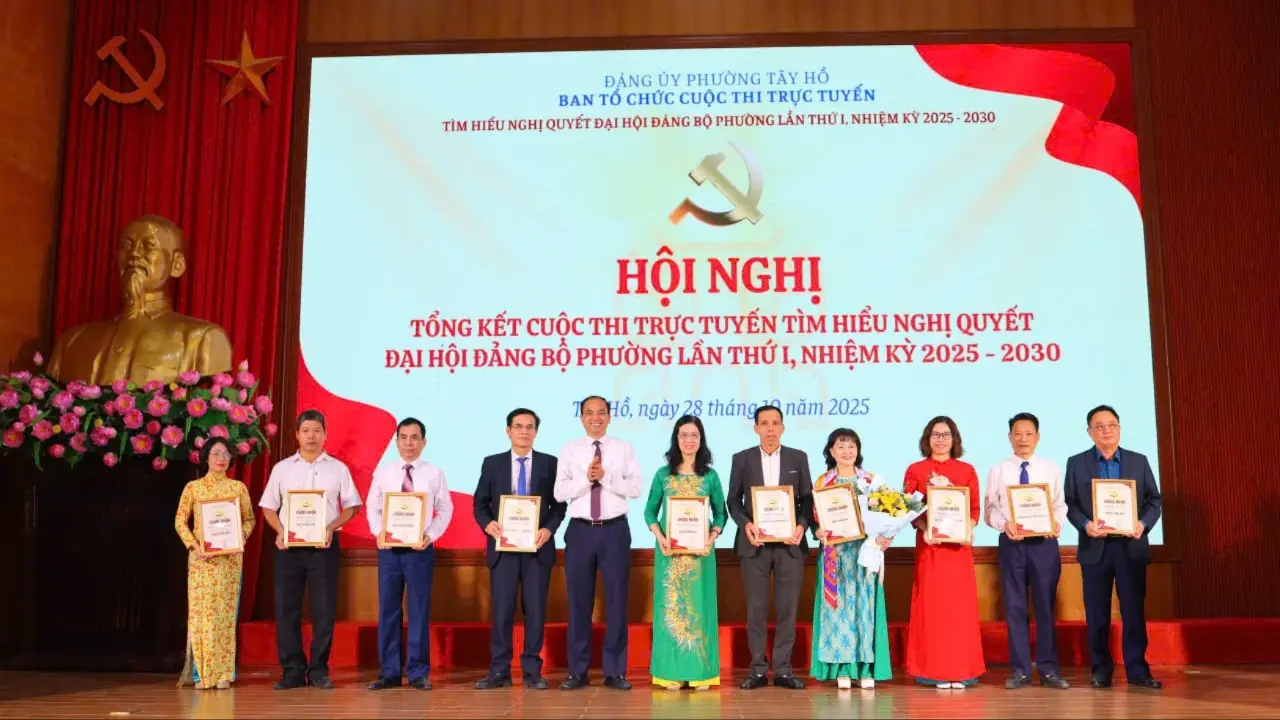 Phường Tây Hồ trao giải thi trực tuyến tìm hiểu Nghị quyết